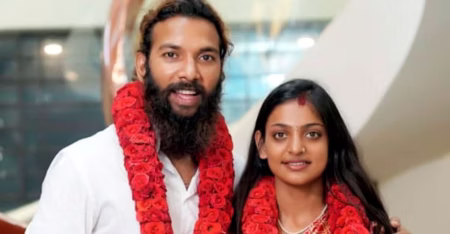 കുംഭമേളയിലെ ‘വൈറല് സുന്ദരി’യുടെ വിവാഹം; പ്രായത്തെച്ചൊല്ലി വിവാദം