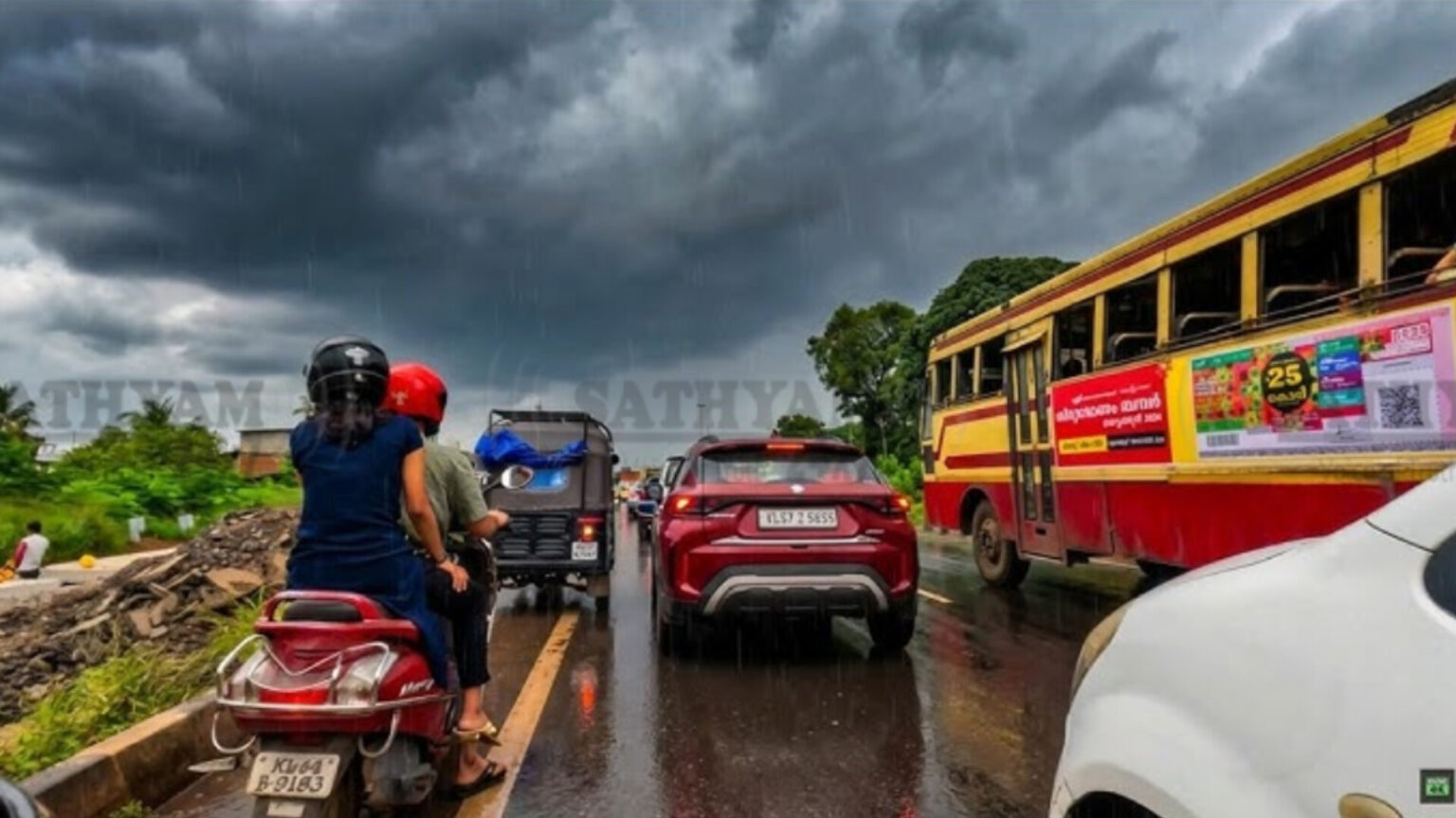 പുതിയ അധ്യയന വർഷത്തിനോടനുബന്ധിച്ച് നഗരത്തിൽ ഗതാഗത ക്രമീകരണം.