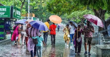 സംസ്ഥാനത്ത് മഴക്കെടുതി രൂക്ഷം തൃശൂർ ഉൾപ്പെടെ ഏഴു ജില്ലകളിൽ ഓറഞ്ച് അലർട്ട് മത്സ്യത്തൊഴിലാളികൾക്ക് ജാഗ്രതാ നിർദേശം
