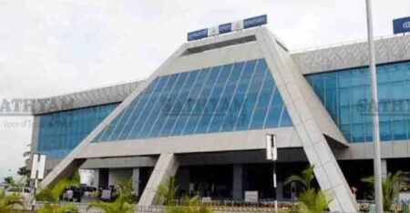 കരിപ്പൂർ വിമാനത്താവളത്തിൽ യാത്രക്കാരെ തട്ടിക്കൊണ്ടുപോകാൻ പദ്ധതിയിട്ട പതിമൂന്നംഗ സംഘം പിടിയിൽ; പ്രവാസി യുവാവിനെ കാണാതായ സംഭവത്തിൽ ദുരൂഹത