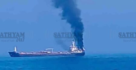 ഒമാൻ തീരത്ത് കപ്പലുകൾക്ക് നേരെ ആക്രമണം: യുഎസ് ചാർജ് ഡി അഫയേഴ്സിനെ വിളിച്ചുവരുത്തി ഇന്ത്യയുടെ ശക്തമായ പ്രതിഷേധം