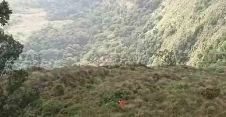 കൊളുക്കുമല സിംഹപാറയിൽ നിന്ന് കൊക്കയിലേക്ക് ചാടി ചെന്നൈ സ്വദേശിയായ യുവാവ് ജീവനൊടുക്കി