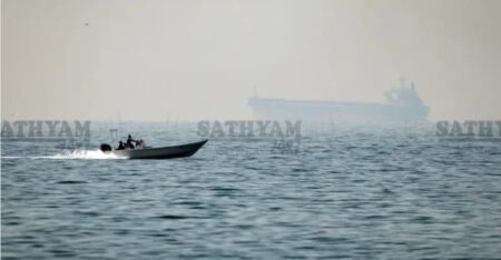 പശ്ചിമേഷ്യയിൽ യുദ്ധഭീതി; ഖത്തറിൽ മിസൈലാക്രമണം, കപ്പലിലെ നാവികൻ കൊല്ലപ്പെട്ടു