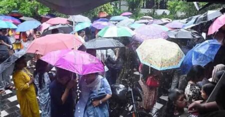 സംസ്ഥാനത്ത് മഴ കനക്കുന്നു ഒന്പത് ജില്ലകളില് ജാഗ്രത പ്രഖ്യാപിച്ചു മലപ്പുറം കോഴിക്കോട് വയനാട് ജില്ലകളില് ഓറഞ്ച് അലര്ട്ട്