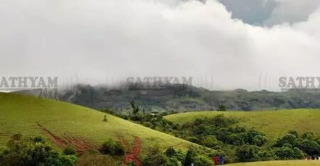 വാഗമൺ മൊട്ടക്കുന്നിൽ വൻ ഭൂമി കയ്യേറ്റം; 80 കോടിയുടെ സർക്കാർ ഭൂമിയിൽ വീണ്ടും നിർമ്മാണ പ്രവർത്തനങ്ങളെന്ന് ആക്ഷേപം