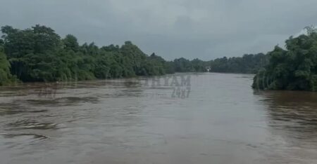 സംസ്ഥാനത്ത് കനത്ത മഴ തുടരുന്നു: എട്ടു മരണം, 12 ജില്ലകളിൽ ഓറഞ്ച് അലർട്ട്; വ്യാപക നാശനഷ്ടങ്ങൾ