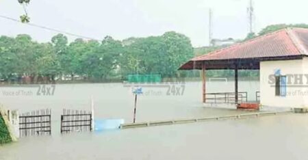കേരളത്തിൽ അതിശക്തമായ മഴ തുടരുന്നു: 12 ജില്ലകളിൽ ഓറഞ്ച് അലർട്ട്, വിദ്യാഭ്യാസ സ്ഥാപനങ്ങൾക്ക് അവധി